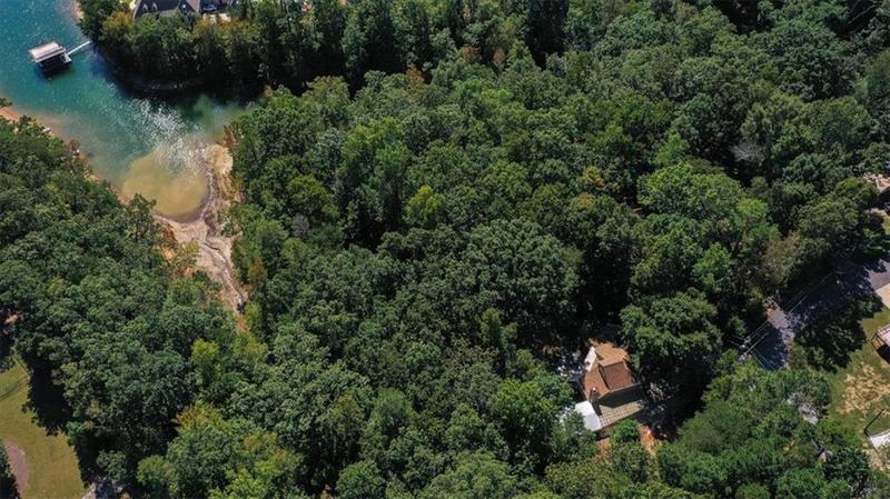 Image for property 9050 Pine Tree Circle, Gainesville, GA 30506