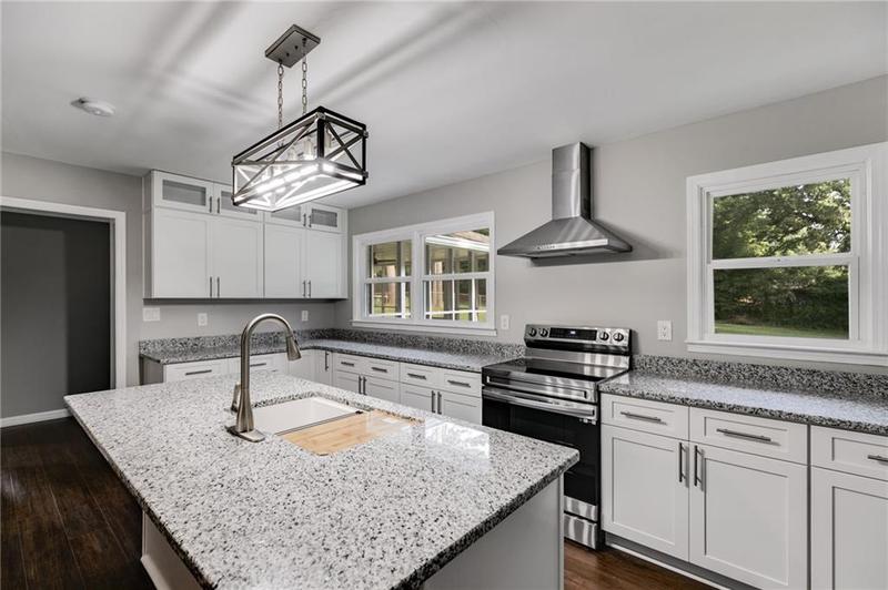 Image for property 426 Landers Drive, Mableton, GA 30126
