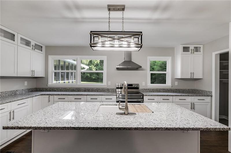 Image for property 426 Landers Drive, Mableton, GA 30126