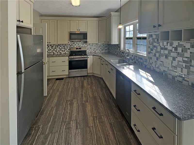 Image for property 200 Eagle Glen Court, Woodstock, GA 30189