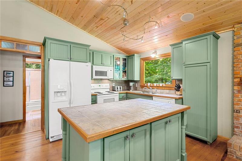 Image for property 8425 Lynn Drive, Gainesville, GA 30506