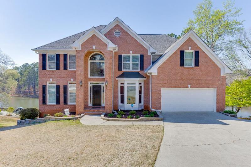 Image for property 335 Lake Bluff Court, Suwanee, GA 30024