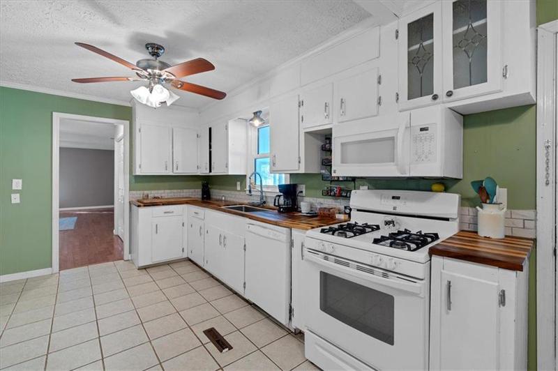 Image for property 999 Hermitage Road, Rome, GA 30161