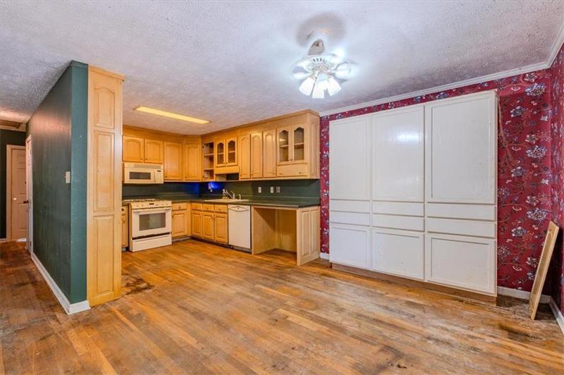 Image for property 233 Robinson Road, Cedartown, GA 30125