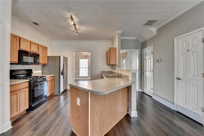 Image for property 657 Kenridge Drive, Suwanee, GA 30024