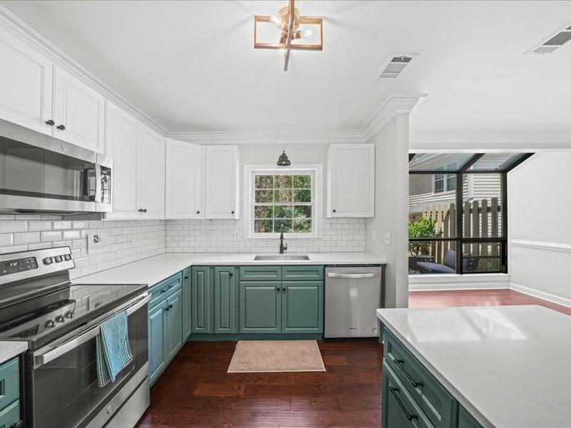 Image for property 50 Mount Vernon Circle, Atlanta, GA 30338