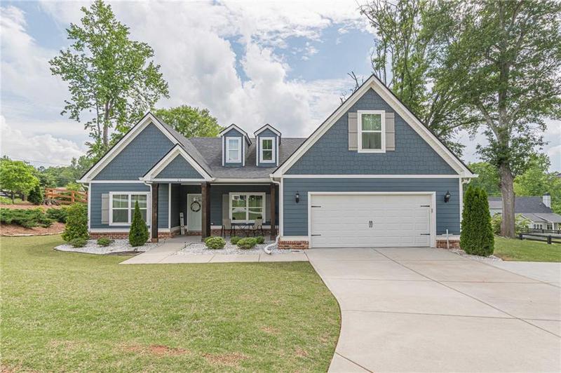 Image for property 21 Field Street, Newnan, GA 30263
