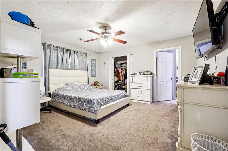Image for property 386 Black Oak Court, Lawrenceville, GA 30046