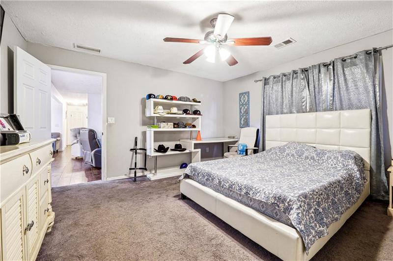 Image for property 386 Black Oak Court, Lawrenceville, GA 30046