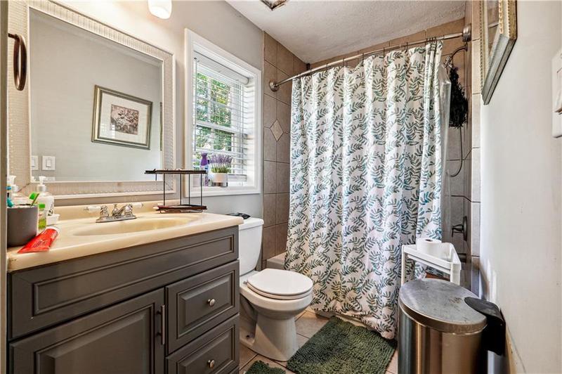 Image for property 386 Black Oak Court, Lawrenceville, GA 30046