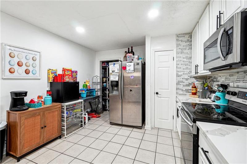 Image for property 386 Black Oak Court, Lawrenceville, GA 30046