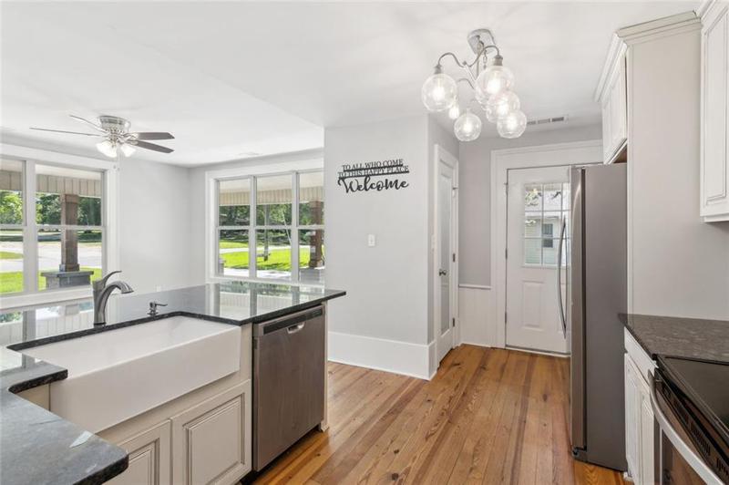 Image for property 1382 6th Avenue, Auburn, GA 30011