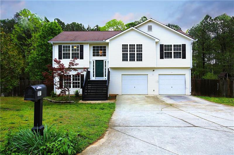 Image for property 301 Thorn Thicket Drive, Rockmart, GA 30153
