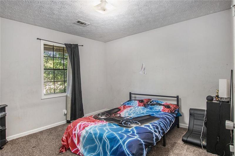 Image for property 621 Blue Flag Lane, Fairburn, GA 30213