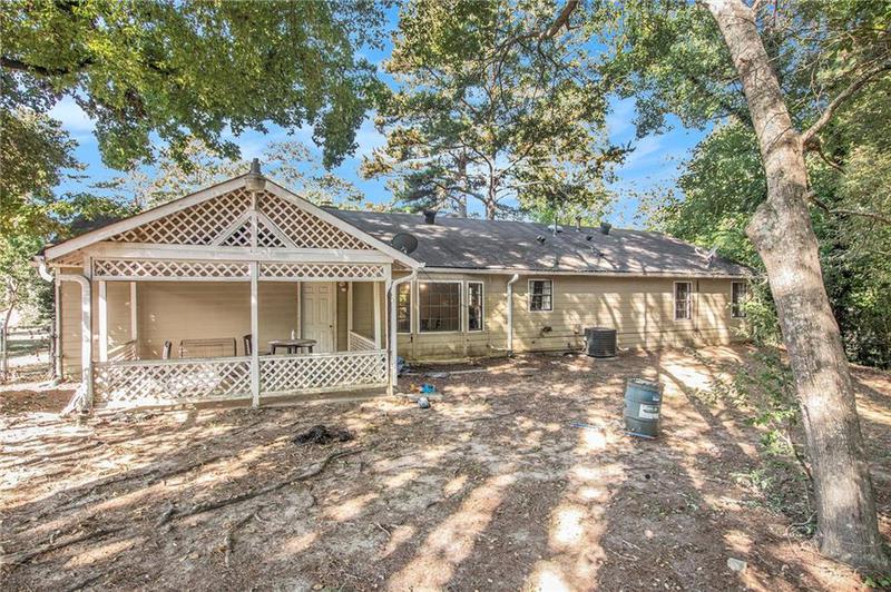 Image for property 621 Blue Flag Lane, Fairburn, GA 30213