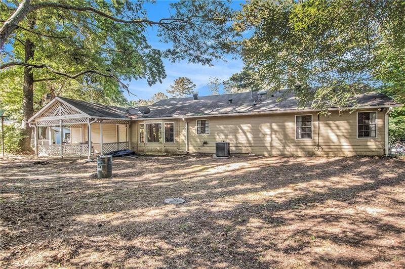 Image for property 621 Blue Flag Lane, Fairburn, GA 30213