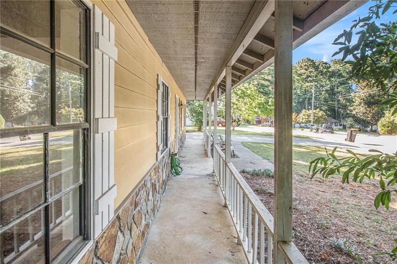 Image for property 621 Blue Flag Lane, Fairburn, GA 30213