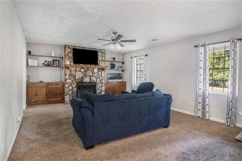 Image for property 621 Blue Flag Lane, Fairburn, GA 30213
