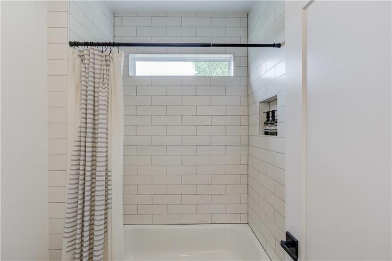 Image for property 5306 Weeping Creek Trail, Flowery Branch, GA 30542