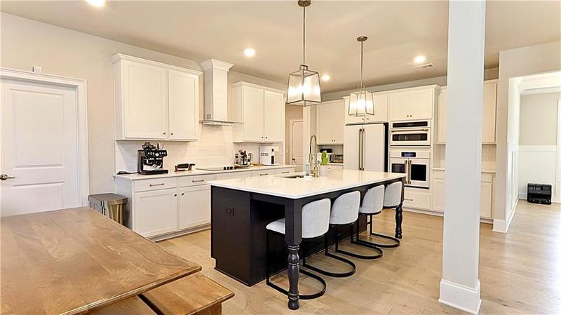 Image for property 5381 Front Runner Court, Sugar Hill, GA 30518