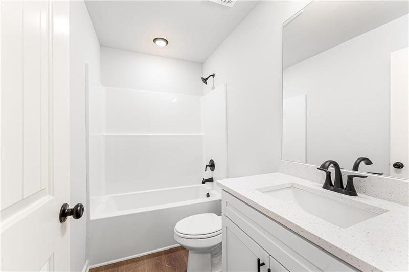 Image for property 46 Crest Drive 25, Hartwell, GA 30643