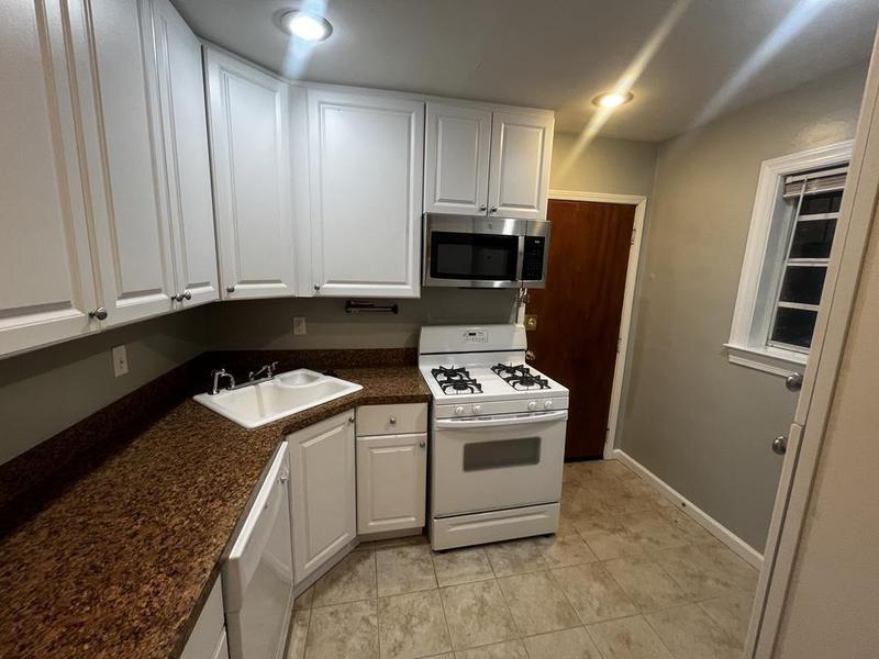 Image for property 3660 Peachtree Road C4, Atlanta, GA 30319