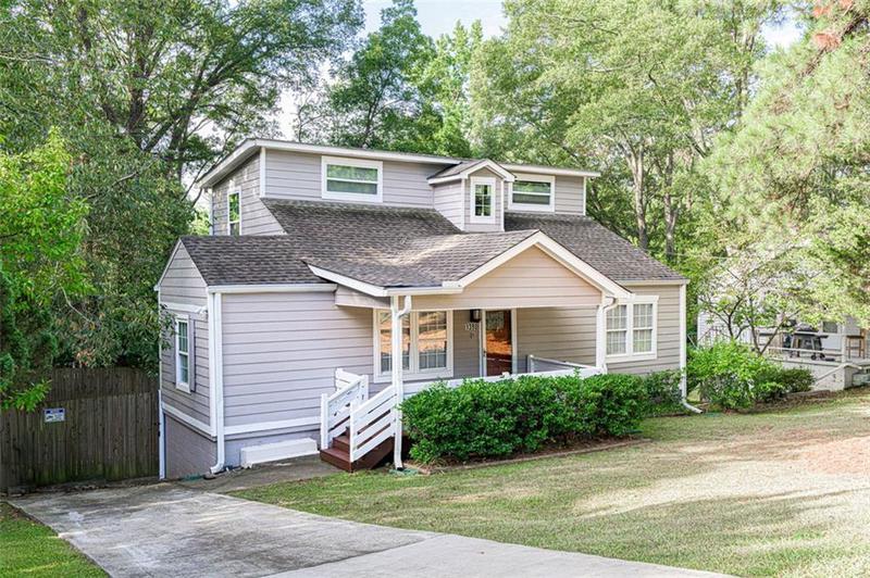 Image for property 1390 Almont Drive, Atlanta, GA 30310