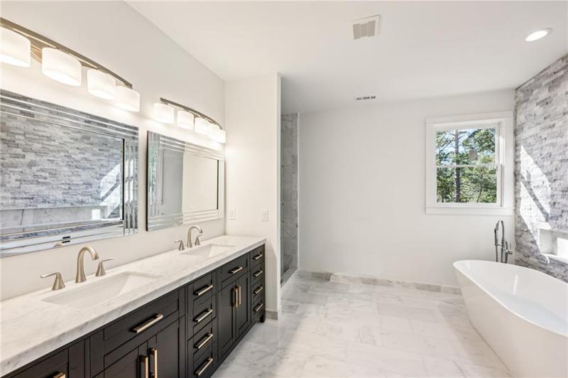 Image for property 2611 Charlesgate Avenue, Decatur, GA 30030
