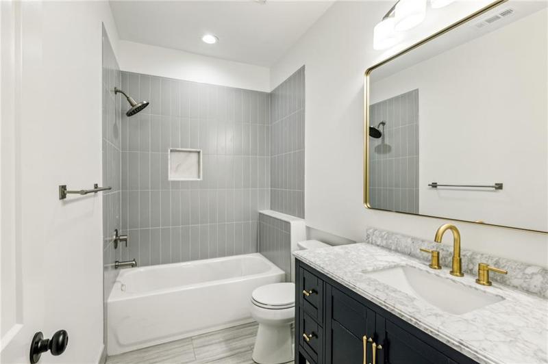 Image for property 2611 Charlesgate Avenue, Decatur, GA 30030