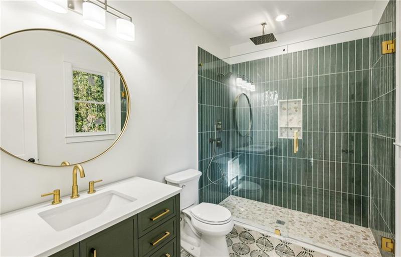 Image for property 2611 Charlesgate Avenue, Decatur, GA 30030
