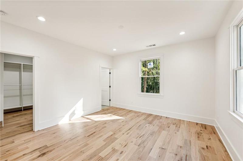 Image for property 2611 Charlesgate Avenue, Decatur, GA 30030