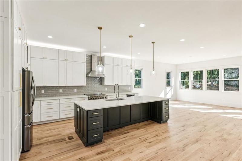 Image for property 2611 Charlesgate Avenue, Decatur, GA 30030