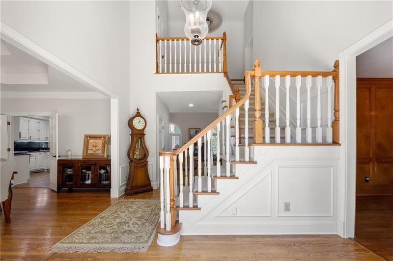 Image for property 2010 Stonehedge Road, Roswell, GA 30075