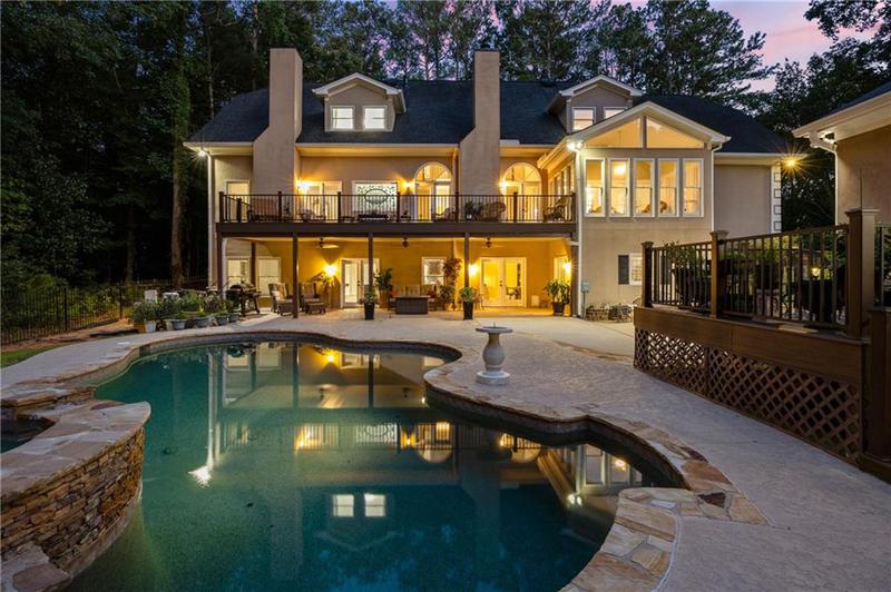 Image for property 2010 Stonehedge Road, Roswell, GA 30075