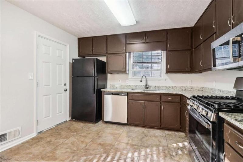 Image for property 2809 Old South Drive, Jonesboro, GA 30236