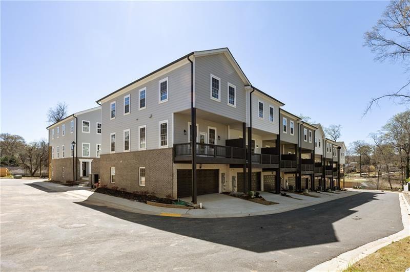 Image for property 3165 Dogwood Drive 108, Hapeville, GA 30354