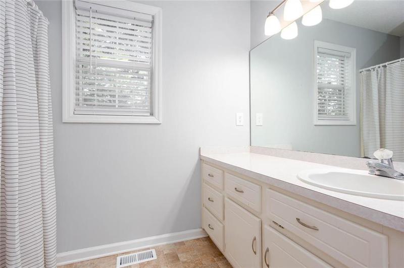 Image for property 20 Ridgeview Court, Cartersville, GA 30120
