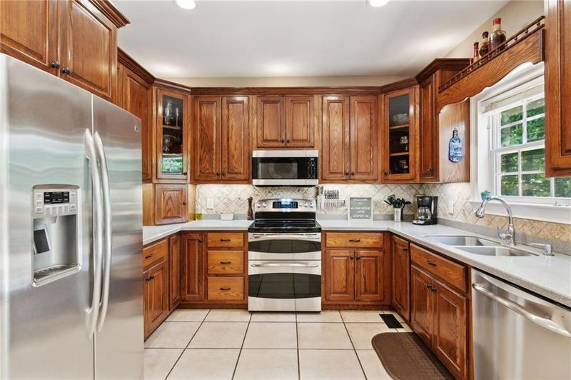 Image for property 40 Oak Ridge Lane, Jasper, GA 30143