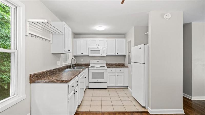 Image for property 3571 Fairlane Drive, Atlanta, GA 30331
