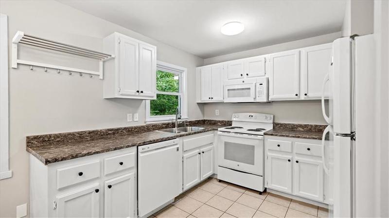 Image for property 3571 Fairlane Drive, Atlanta, GA 30331