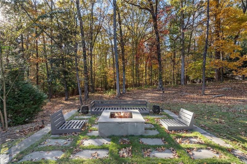 Image for property 2716 Ridgewood Road, Atlanta, GA 30327