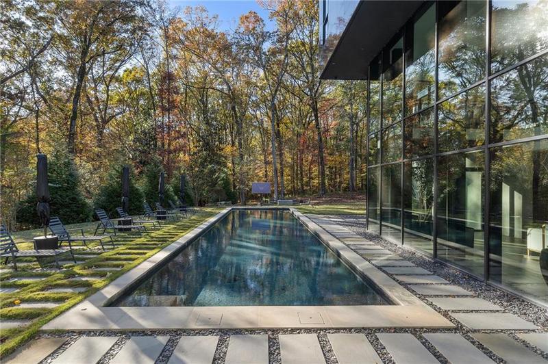 Image for property 2716 Ridgewood Road, Atlanta, GA 30327