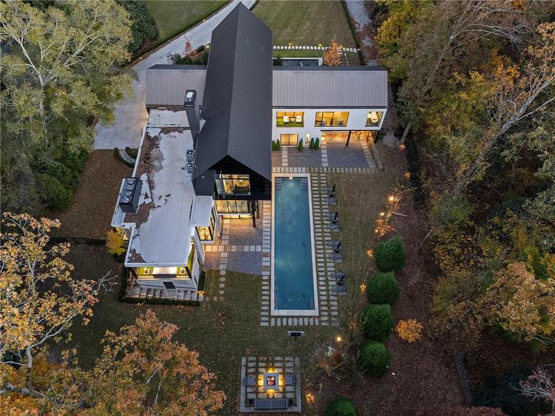 Image for property 2716 Ridgewood Road, Atlanta, GA 30327