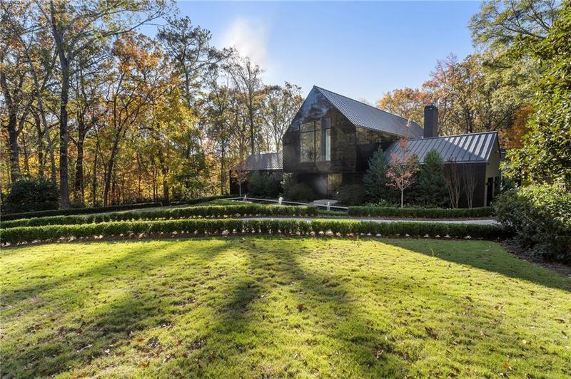 Image for property 2716 Ridgewood Road, Atlanta, GA 30327