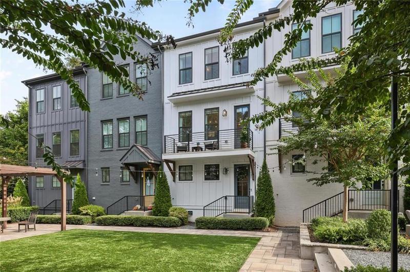 Image for property 121 Chestnut Circle, Atlanta, GA 30342