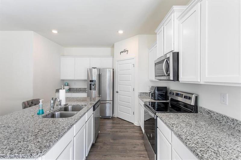Image for property 179 Hampton Circle, Mcdonough, GA 30253