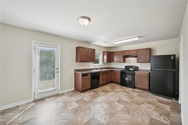 Image for property 5675 Laurel Ridge Circle, Atlanta, GA 30344