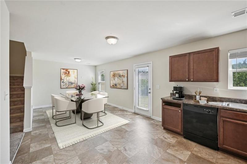 Image for property 5675 Laurel Ridge Circle, Atlanta, GA 30344