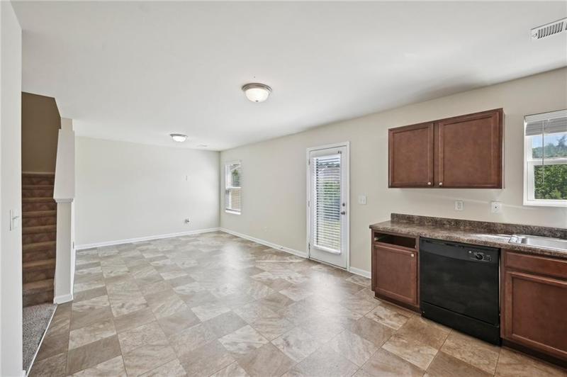 Image for property 5675 Laurel Ridge Circle, Atlanta, GA 30344