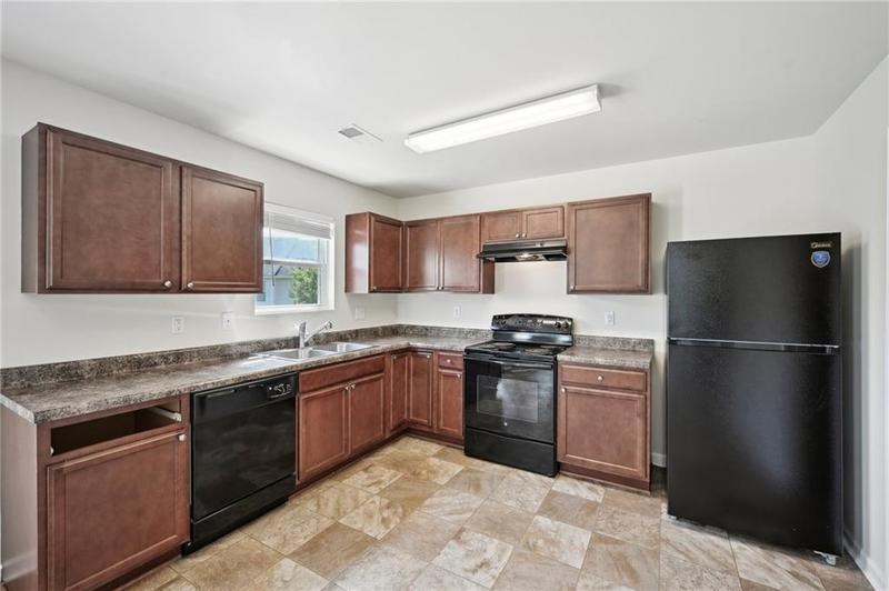 Image for property 5675 Laurel Ridge Circle, Atlanta, GA 30344